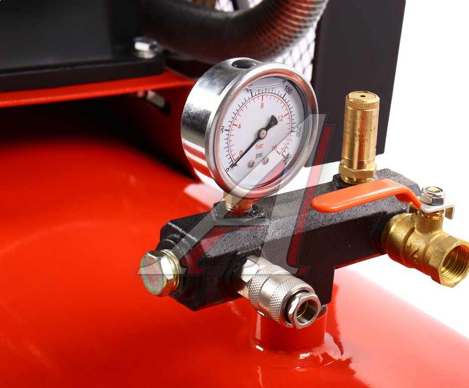 Компрессор поршневой ременной 380В 970л/мин. ресивер-500л GTE, , фото 4 Изображение 4, GTE-MR4500970A Компрессор поршневой ременной 380В 970л/мин. ресивер-500л GTE