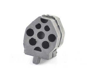 Изображение 2, BSG65700254 Опора OPEL Astra J радиатора верхняя BSG